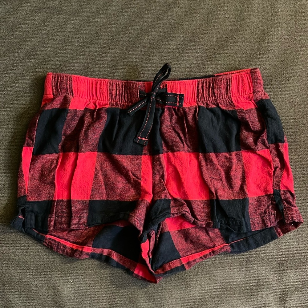 Women sleepwear old navy size XS. Colors black and red. Like new.